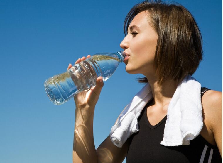 喝瓶裝水損害大？你知道多少專家提示?。?/>
        		    		    			</a>
		</div>
		<div   id=